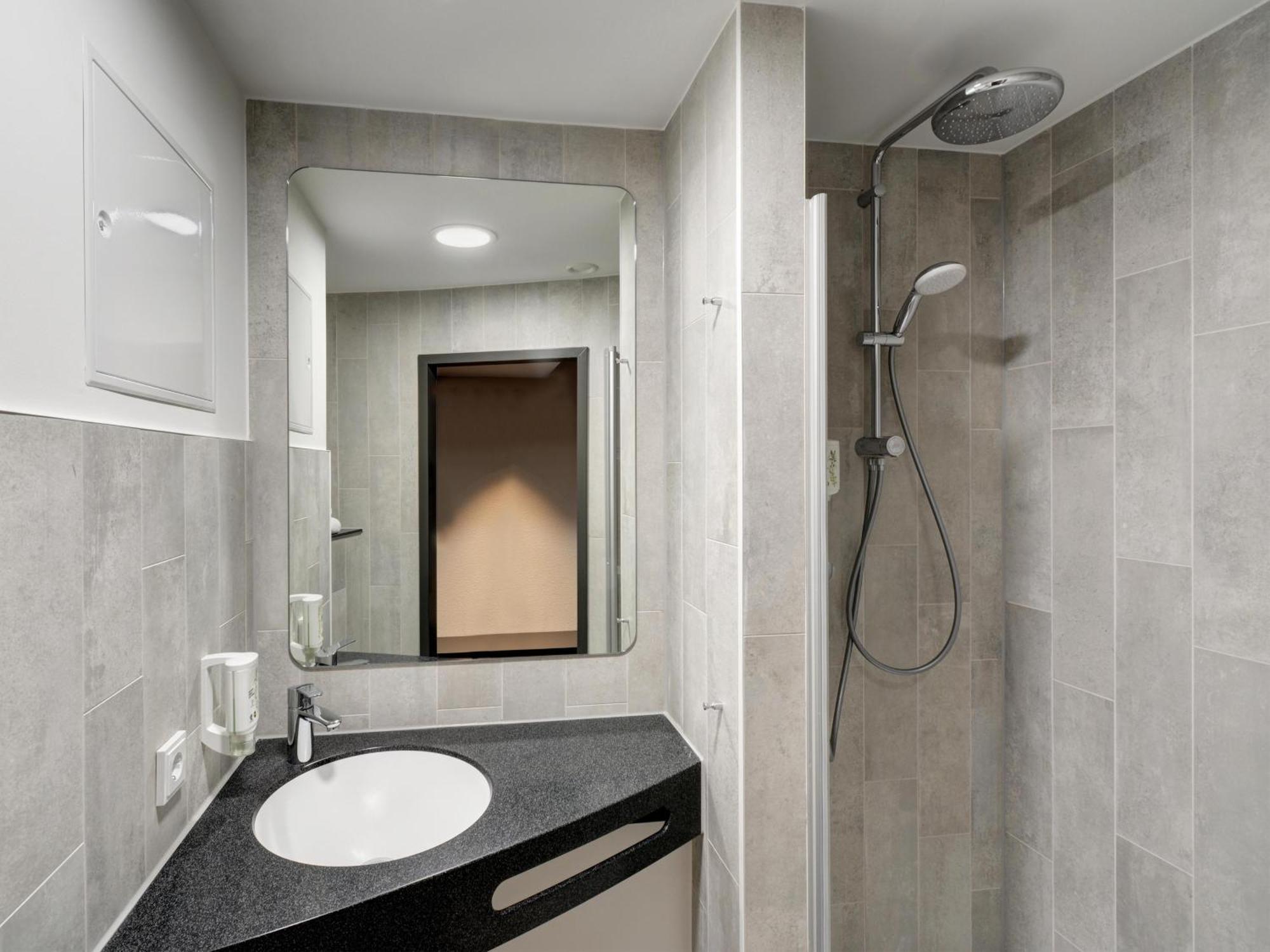 B&B Hotel Kassel-Industriepark מראה חיצוני תמונה